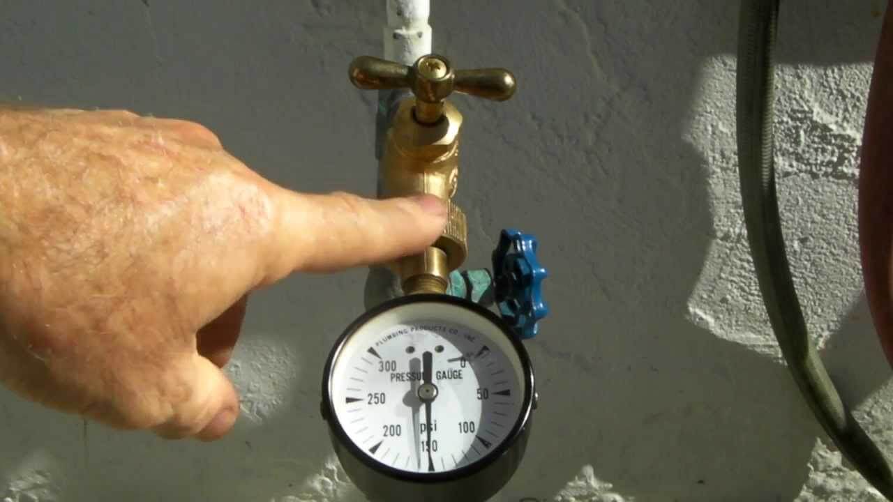 checking home water pressure gauge